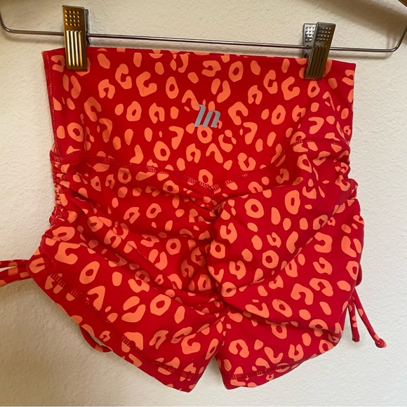 MUSCLE NATION • Signature Scrunch Tie Up Booty Shorts Red Cheetah Pattern - S - Picture 12 of 16